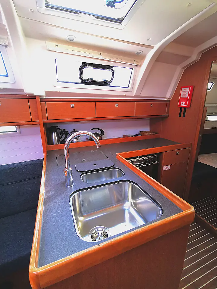 Bavaria Cruiser 37 - 