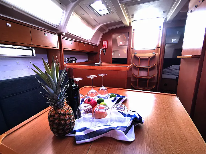 Bavaria Cruiser 37 - 