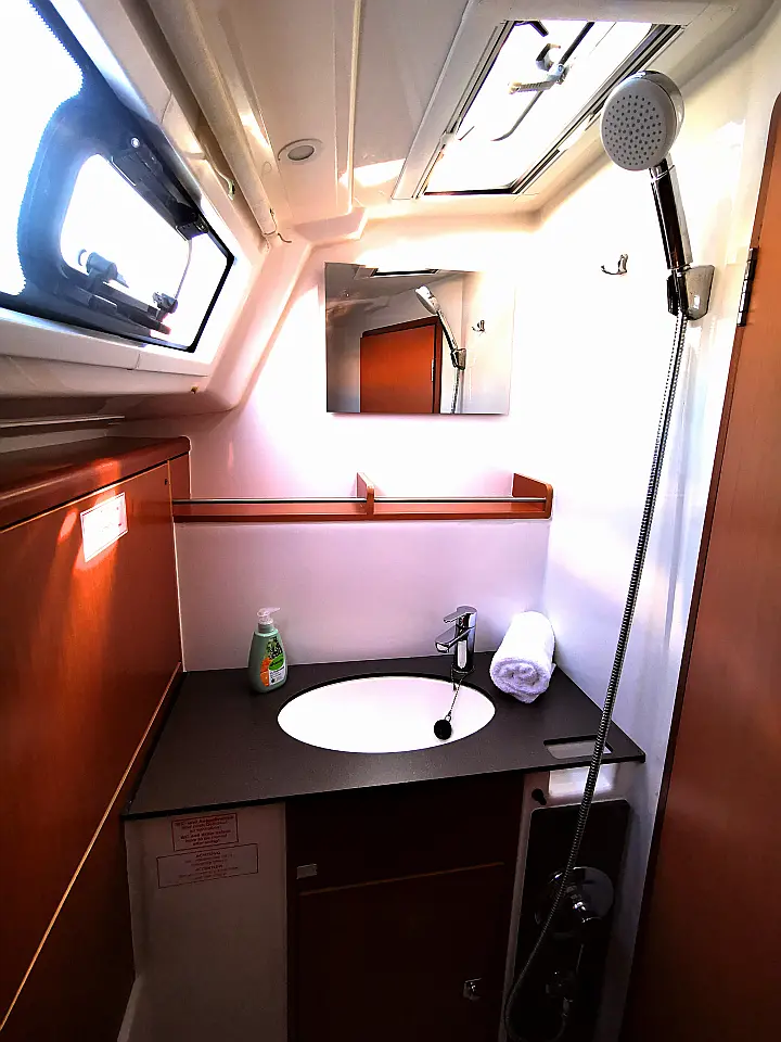 Bavaria Cruiser 37 - 