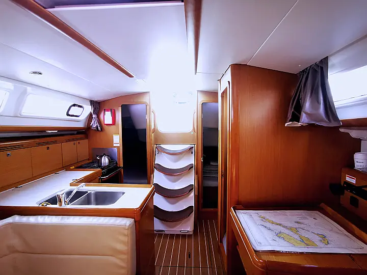 Sun Odyssey 36i - 