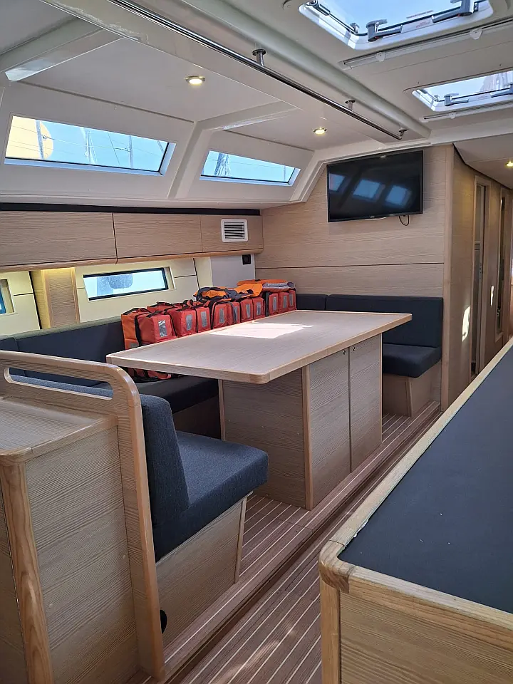 D&D Kufner 56 - 5 cab - 