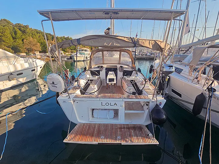 Dufour 360 Grand Large - External image