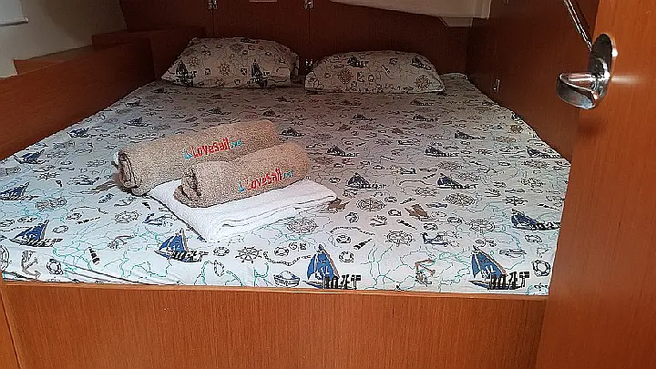 Bavaria C42 - 