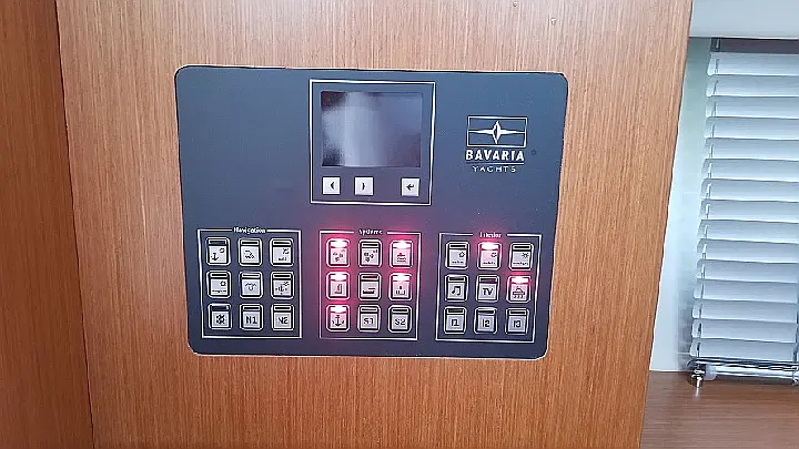 Bavaria C42 - 