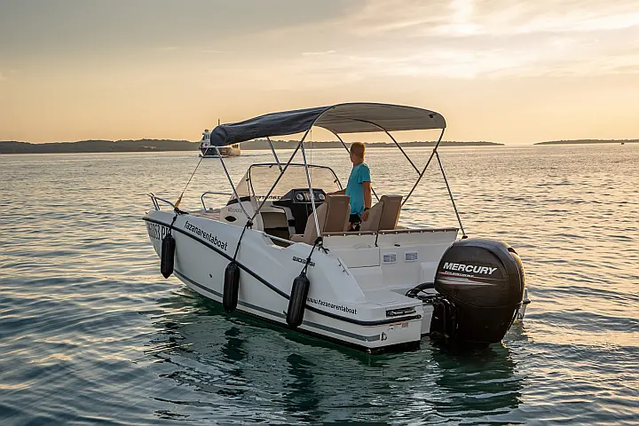 Quicksilver 605 Sundeck F - 