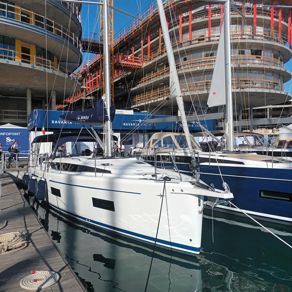 Bavaria C42 - 