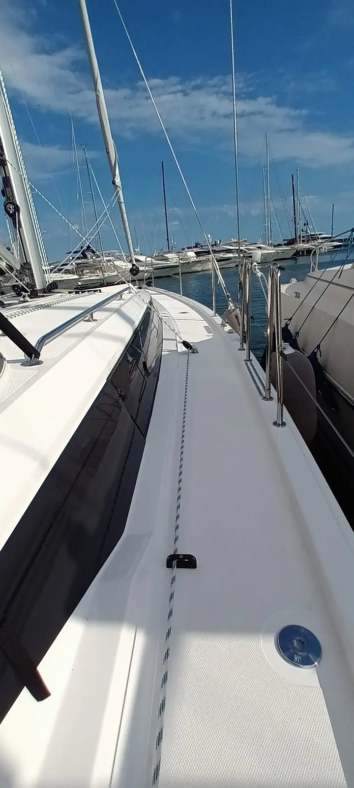 Bavaria C42 - 