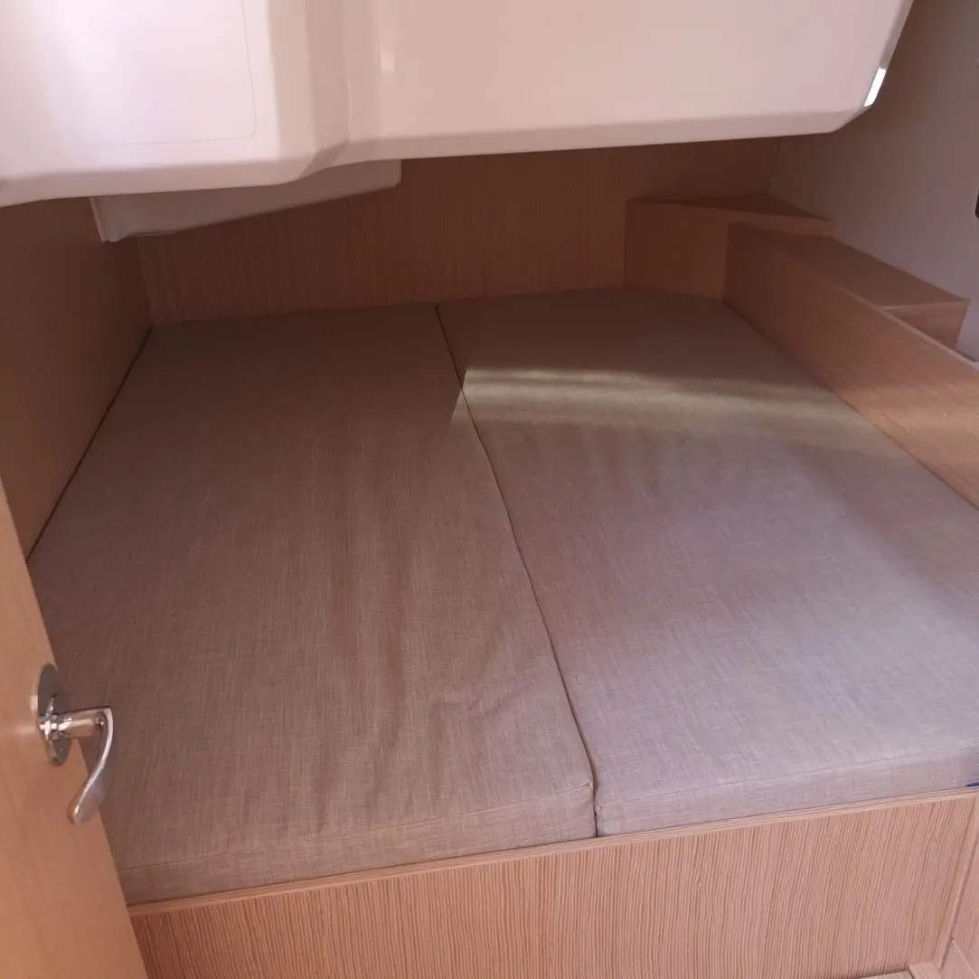 Bavaria C42 - 