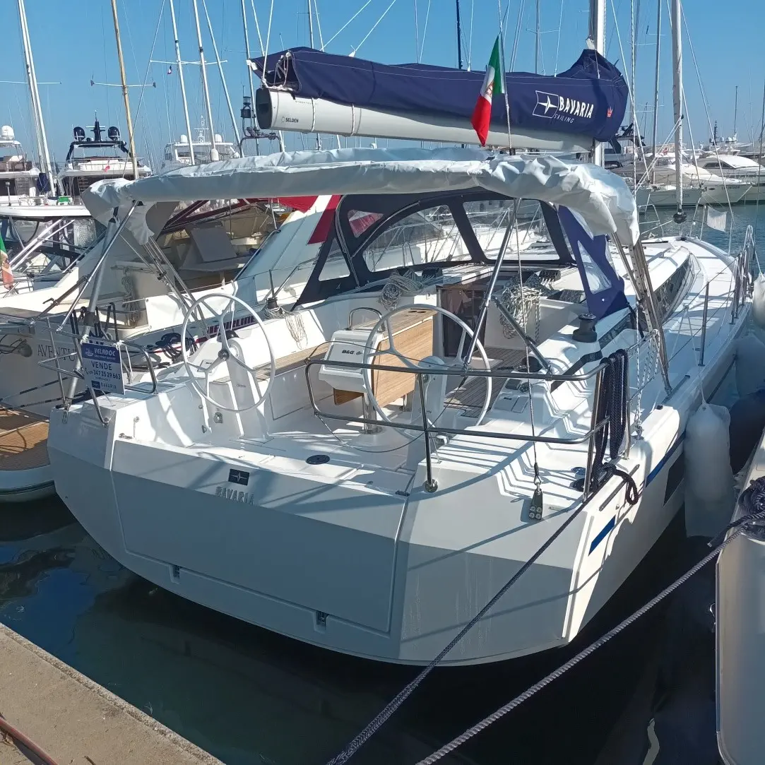 Bavaria C42 - 