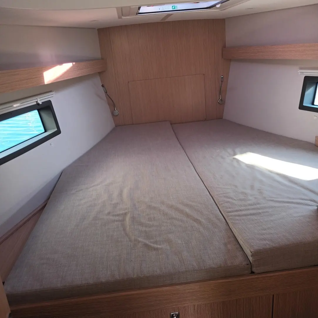 Bavaria C42 - 