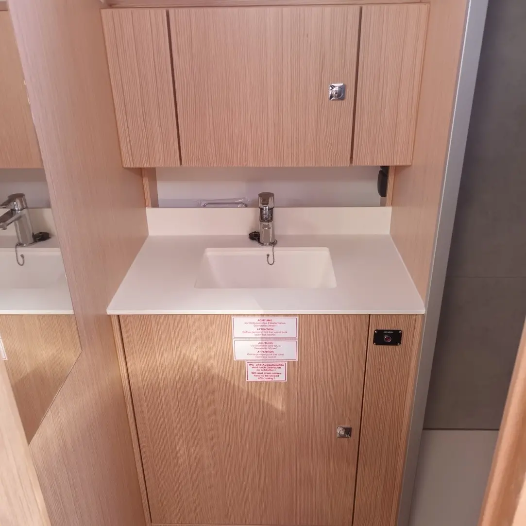 Bavaria C42 - 