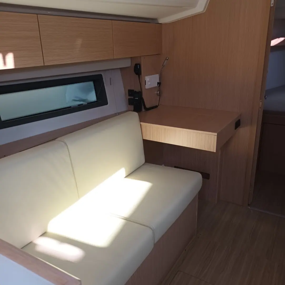 Bavaria C42 - 