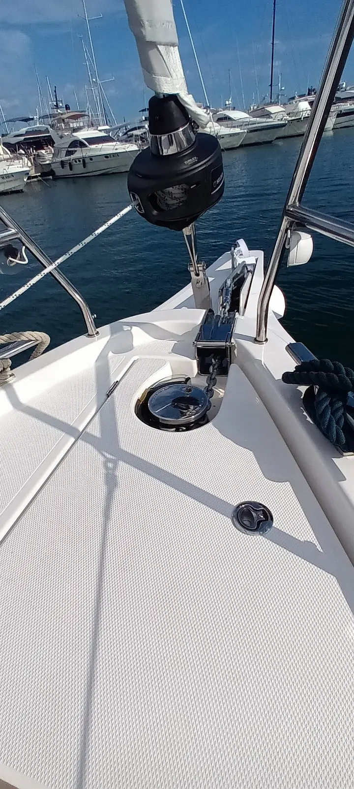 Bavaria C42 - 