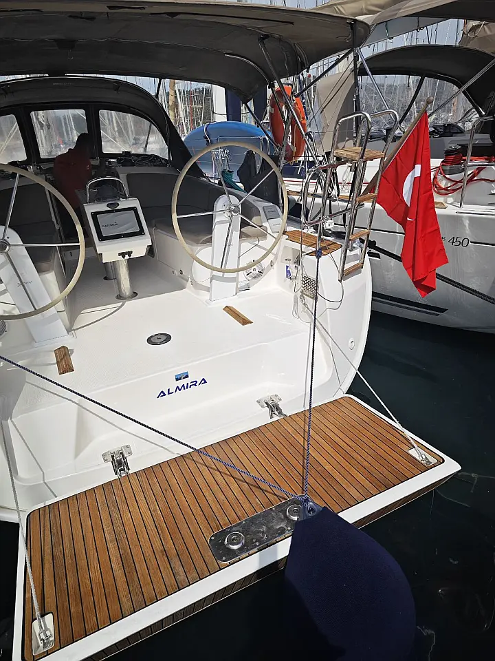 Bavaria Cruiser 37 - 