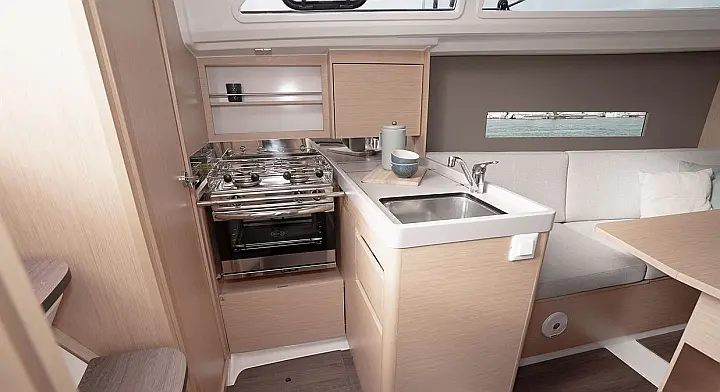 Moorings Oceanis 30.1 - 