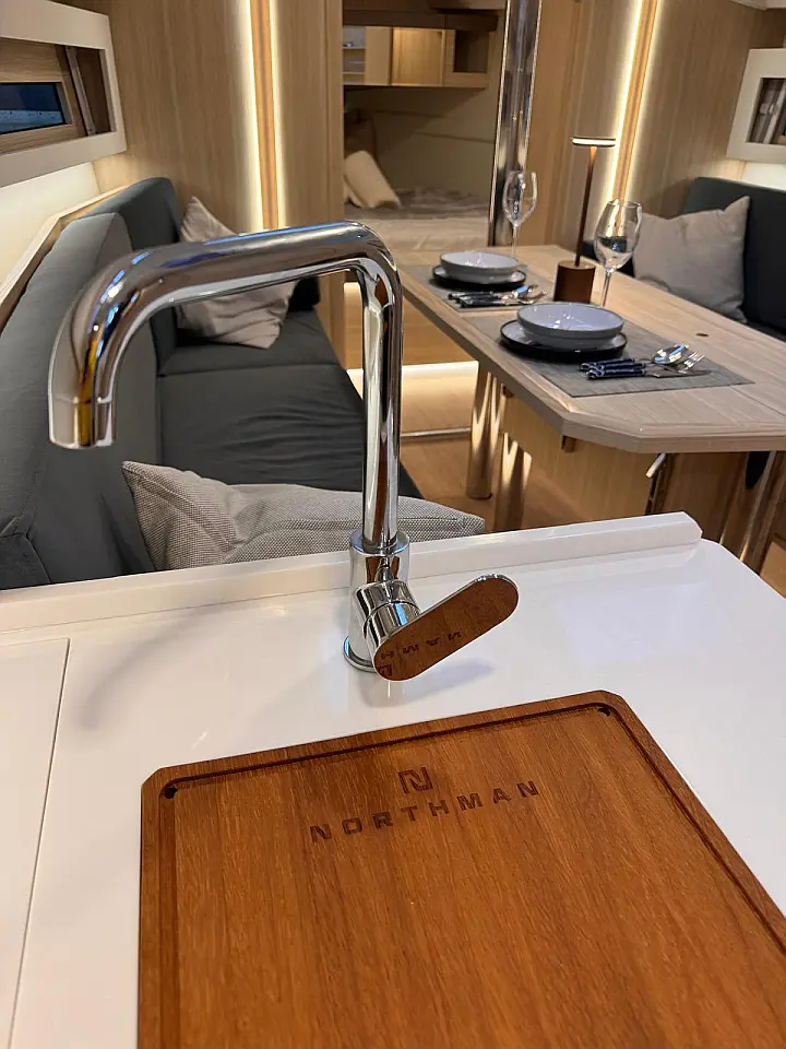 Maxus 35 - 