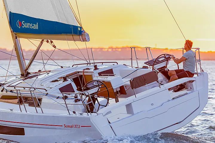 Sunsail 37.3 - 