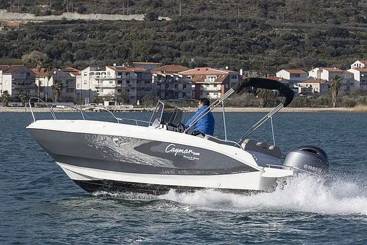 Speedy Caiman 585 - 