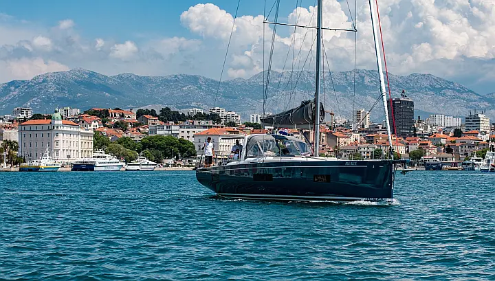 Oceanis Yacht 54 - 