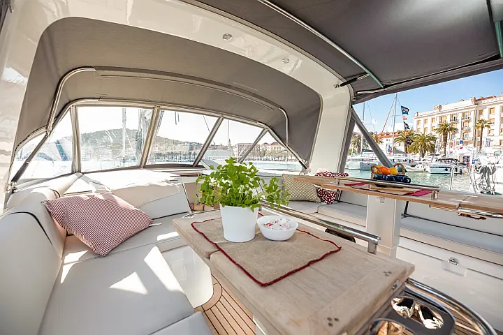 Oceanis Yacht 54 - 