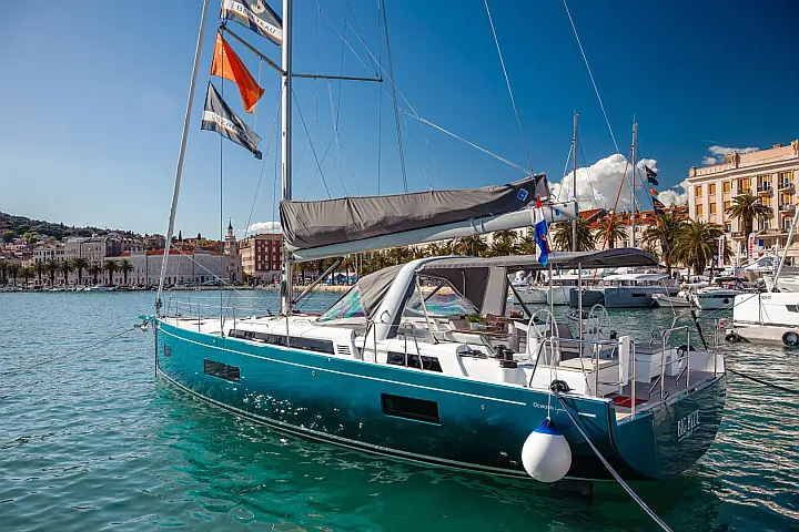 Oceanis Yacht 54 - 