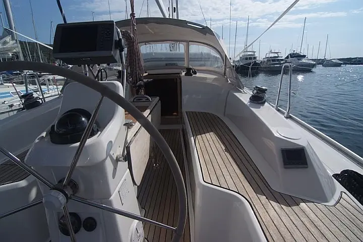 Bavaria Cruiser 33 - 