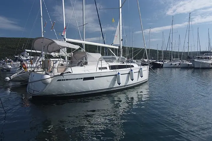 Bavaria Cruiser 33 - 