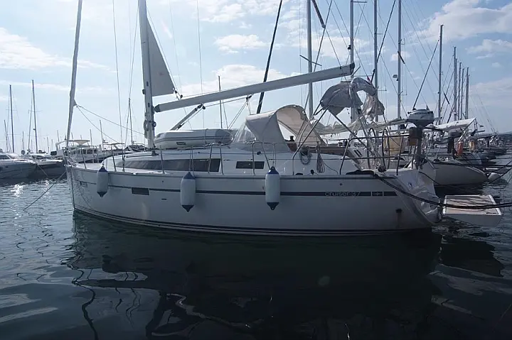 Bavaria Cruiser 37 - 