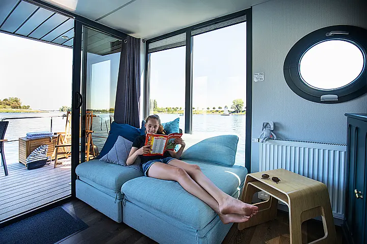 Houseboat (La mare M) - 