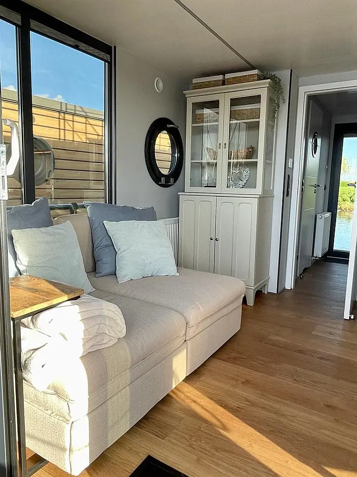 Houseboat (La Marre Plus & Lamre M) - 