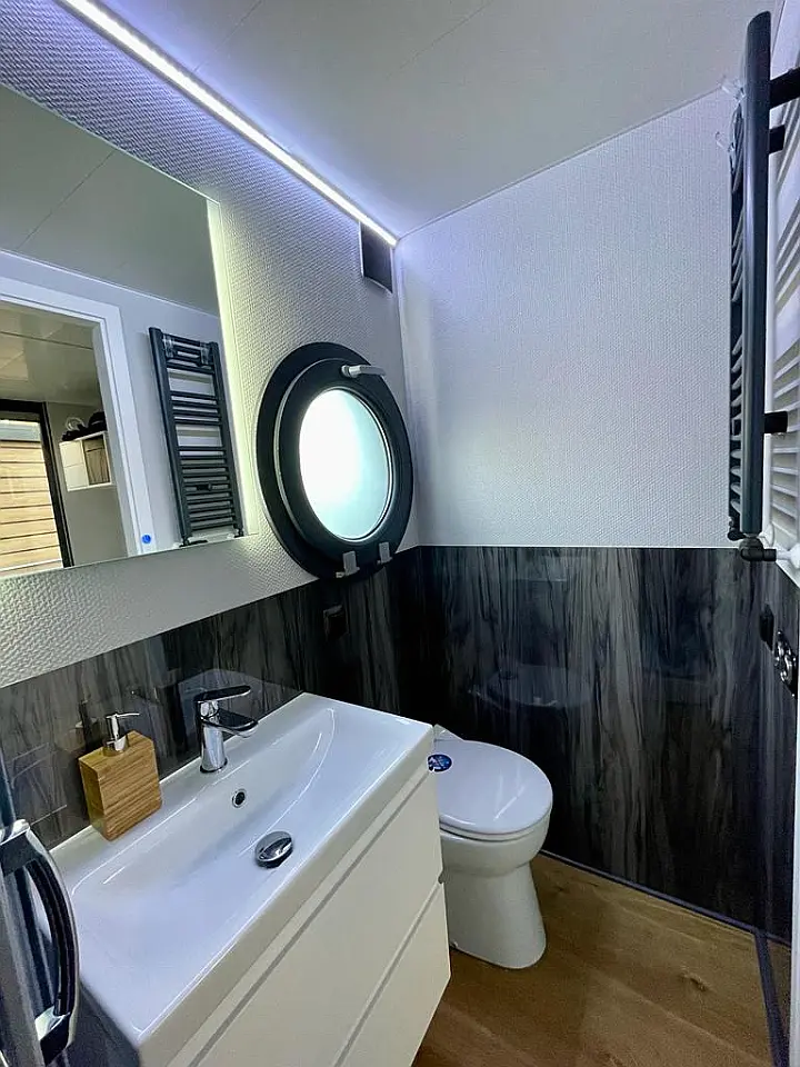 Houseboat (La Marre Plus & Lamre M) - 