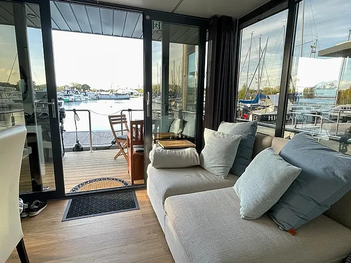Houseboat (La Marre Plus & Lamre M) - 