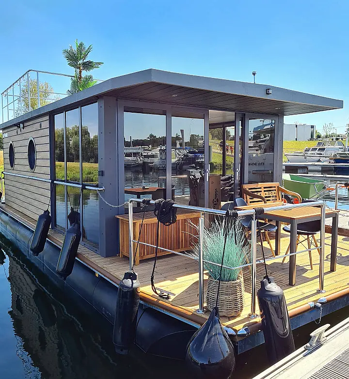 Houseboat (La Mare L) - 