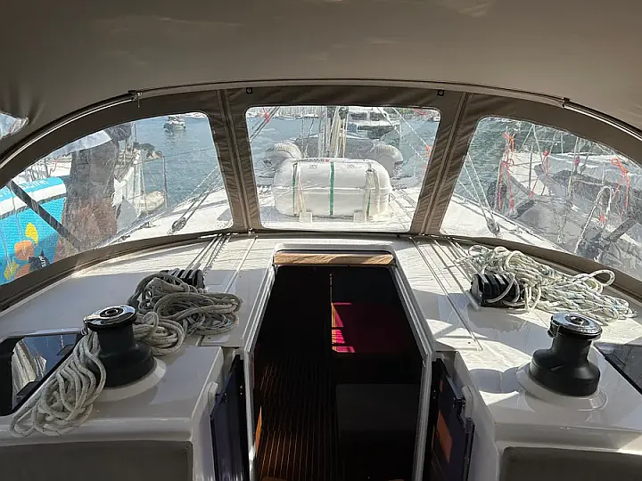 Bavaria C42 - 