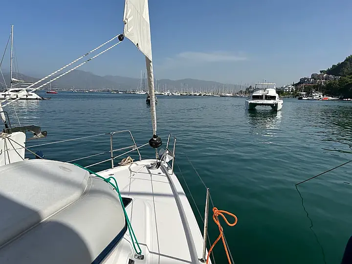 Bavaria C42 - 