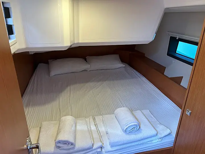 Bavaria C42 - 