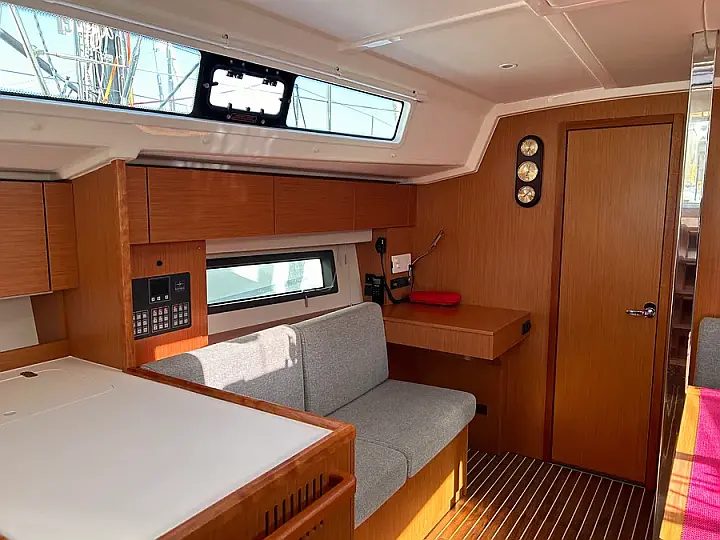 Bavaria C42 - 