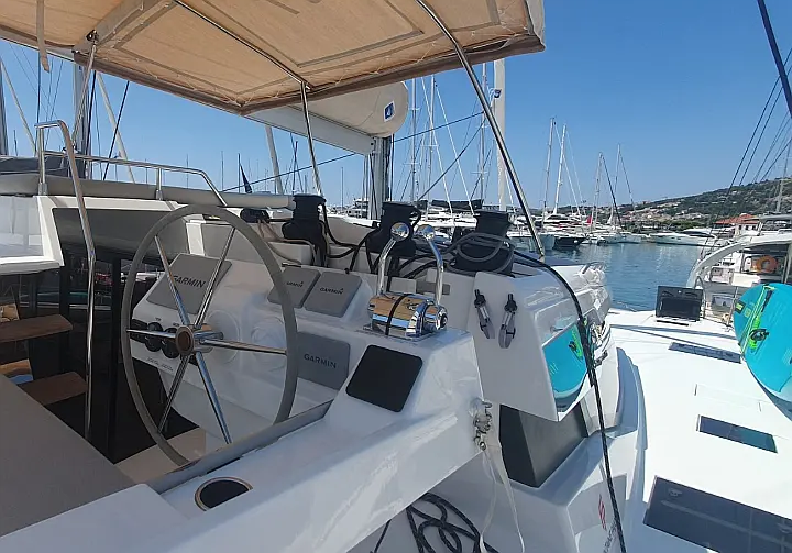 Aura 51 - 