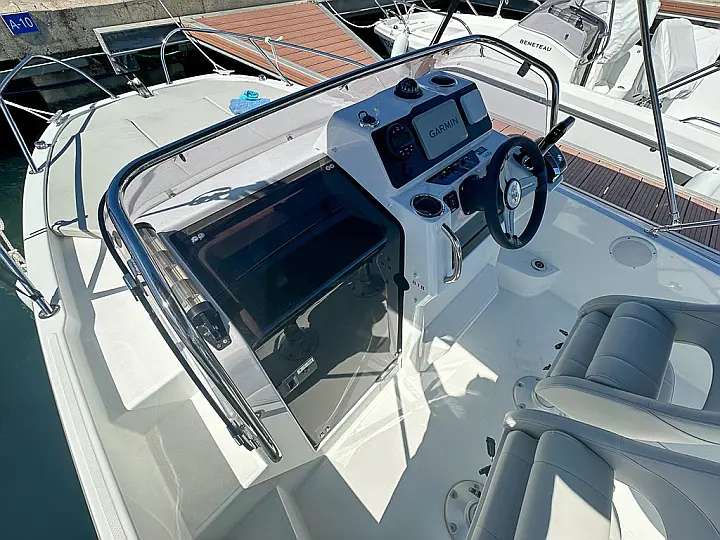 Beneteau Flyer 6 Sundeck - 