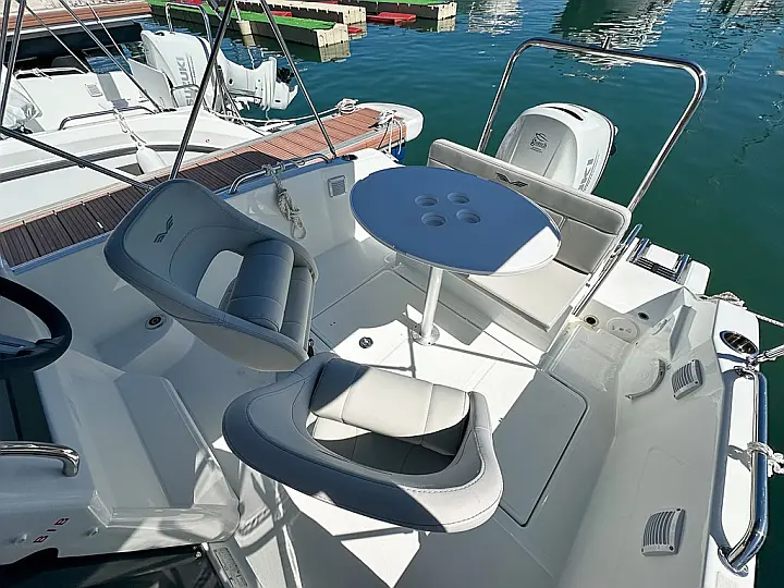 Beneteau Flyer 6 Sundeck - 