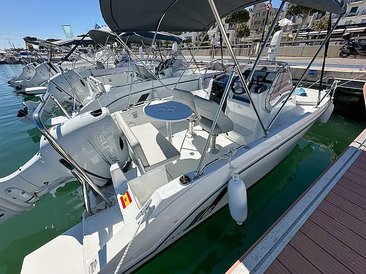 Beneteau Flyer 6 Sundeck - 