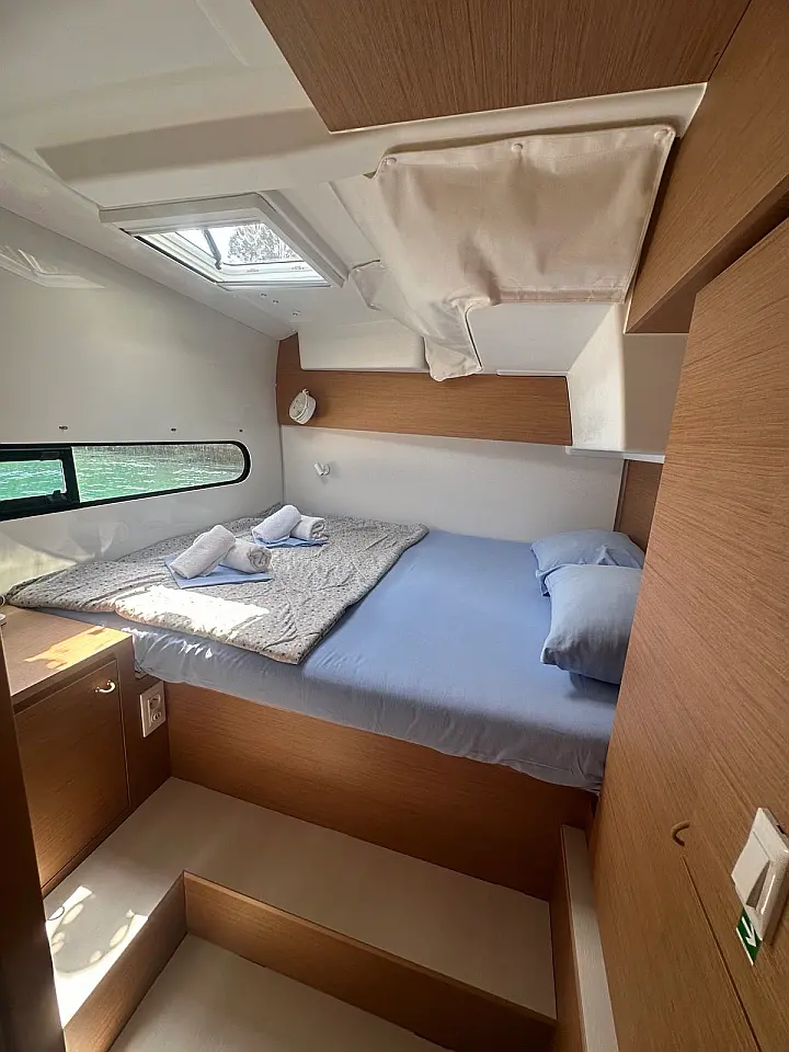 Excess 11 CAT/6 cab - 