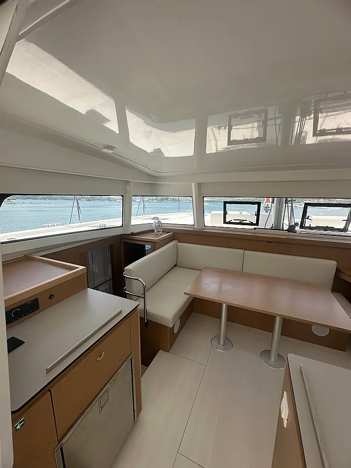 Excess 11 CAT/6 cab - 