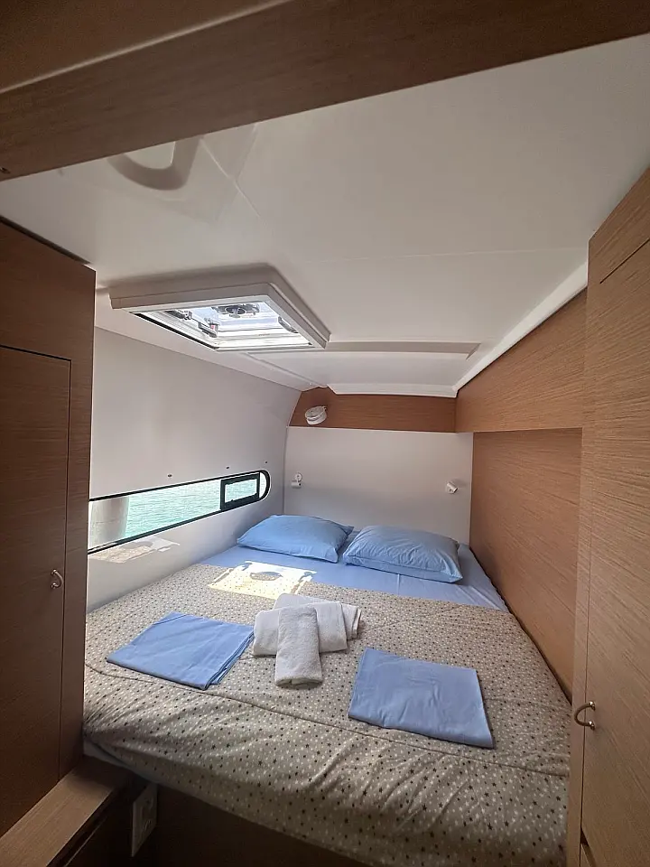 Excess 11 CAT/6 cab - 