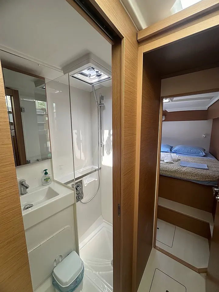 Excess 11 CAT/6 cab - 