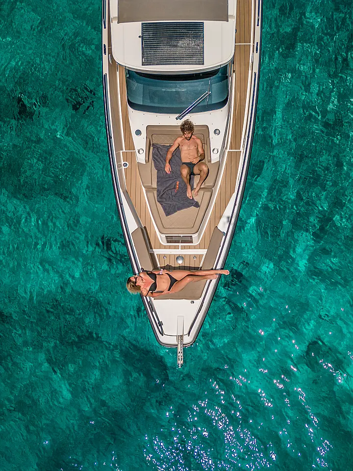 Axopar 37  Sun Top - 