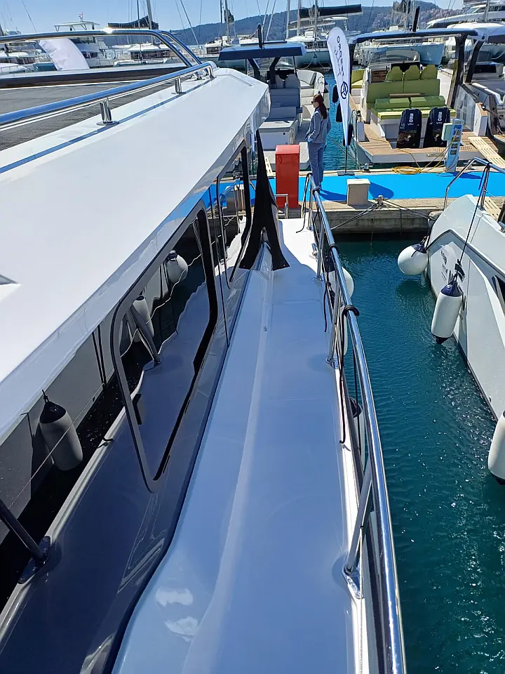 Nikhen Aquasun 34 Sedan LP - 