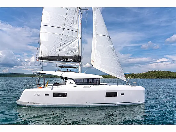 Lagoon 42 A/C & GEN & WM