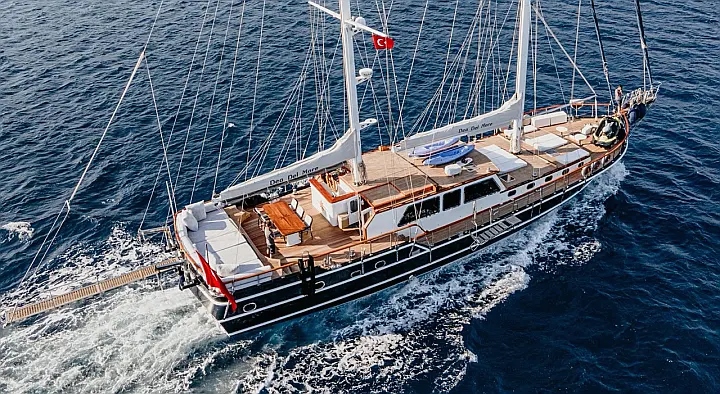 MOTORSAILOR DEA DEL MARE - 