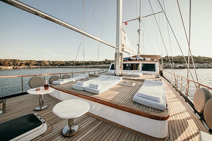 MOTORSAILOR DEA DEL MARE - 